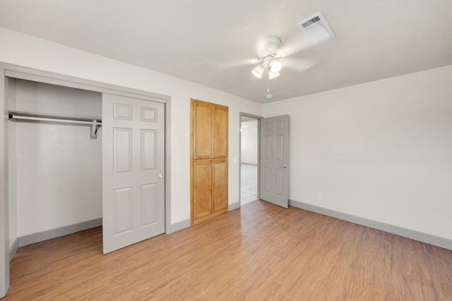 680 E Larry Street, Farmersville, CA 93223