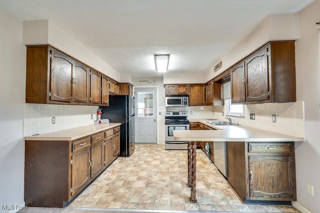 5049 Ridgeport Avenue SE, Minerva, OH 44657