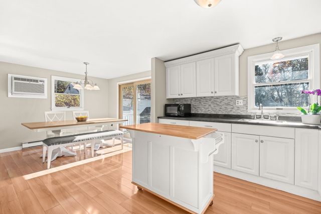 10 Garden Brook Rd, Billerica, MA 01821