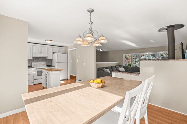 10 Garden Brook Rd, Billerica, MA 01821