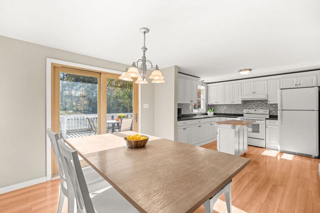 10 Garden Brook Rd, Billerica, MA 01821