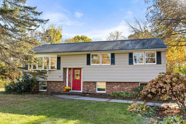 10 Garden Brook Rd, Billerica, MA 01821