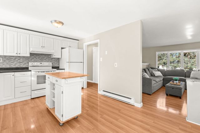 10 Garden Brook Rd, Billerica, MA 01821