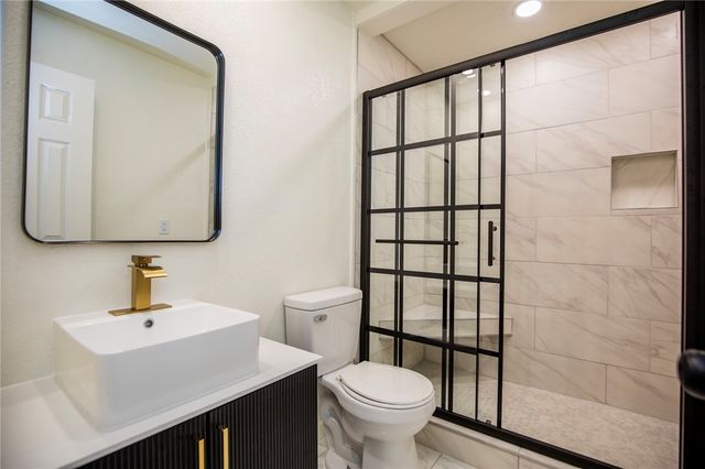 10 McIntosh Lane, Bentonville, AR 72712