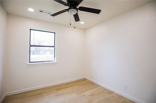 10 McIntosh Lane, Bentonville, AR 72712