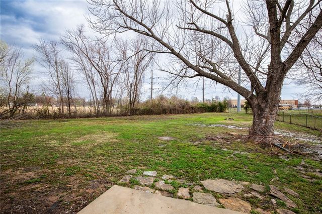 10 McIntosh Lane, Bentonville, AR 72712