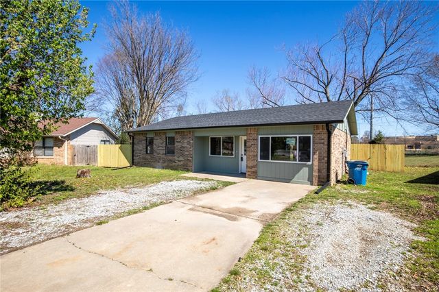 10 McIntosh Lane, Bentonville, AR 72712