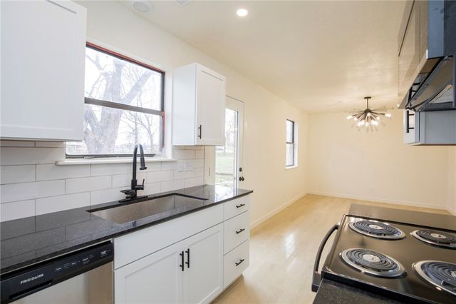 10 McIntosh Lane, Bentonville, AR 72712