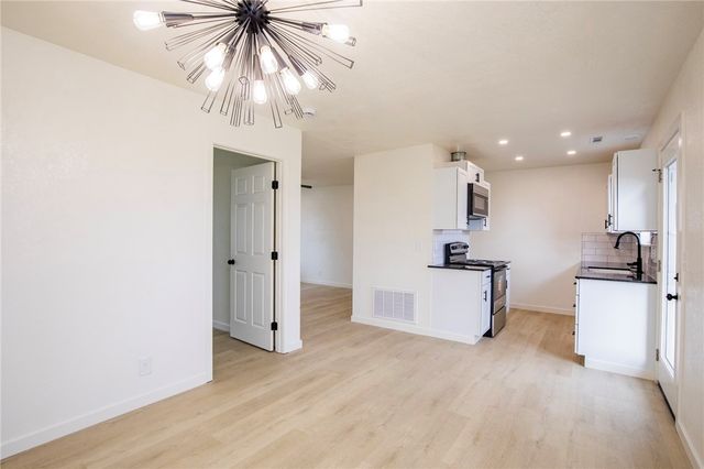 10 McIntosh Lane, Bentonville, AR 72712