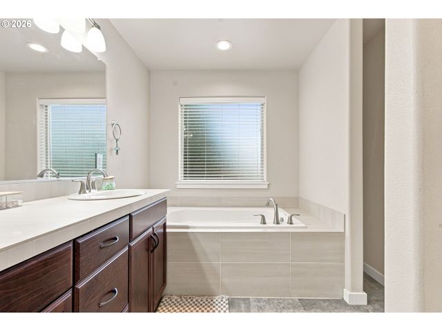 2895 Ne 59TH St, Vancouver, WA 98663