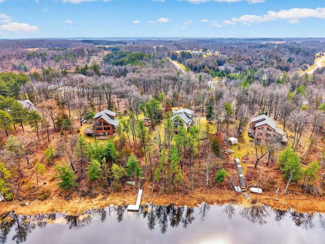 W8510 Lake Point Court, Oxford, WI 53952