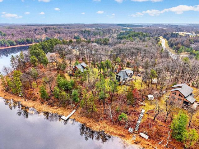 W8510 Lake Point Court, Oxford, WI 53952