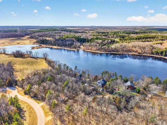 W8510 Lake Point Court, Oxford, WI 53952