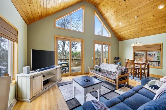 W8510 Lake Point Court, Oxford, WI 53952