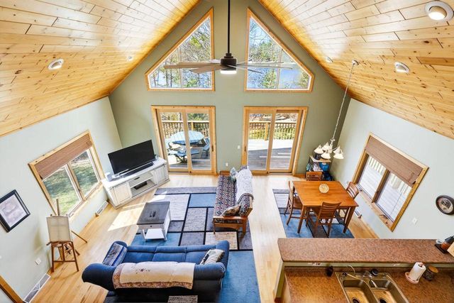 W8510 Lake Point Court, Oxford, WI 53952