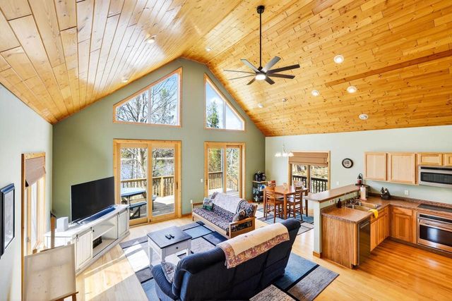 W8510 Lake Point Court, Oxford, WI 53952