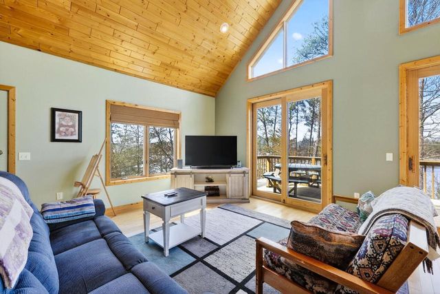 W8510 Lake Point Court, Oxford, WI 53952