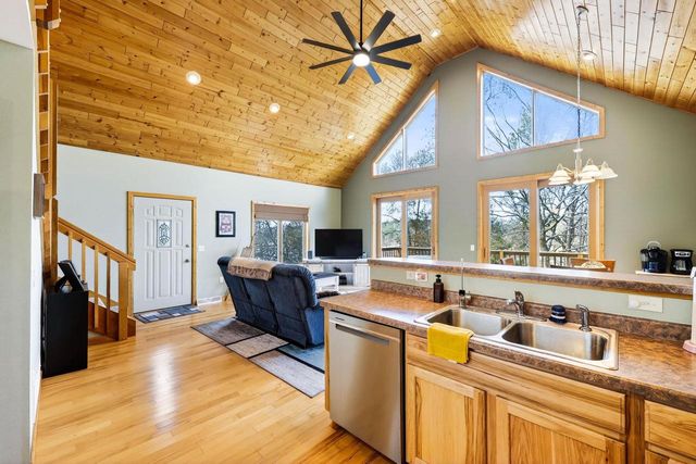 W8510 Lake Point Court, Oxford, WI 53952