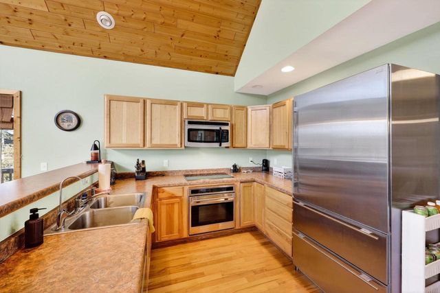 W8510 Lake Point Court, Oxford, WI 53952
