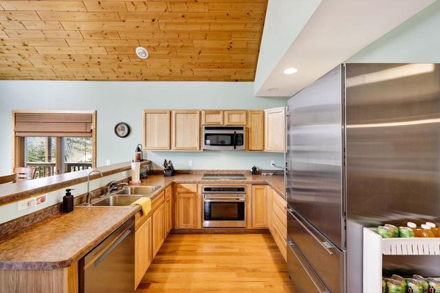 W8510 Lake Point Court, Oxford, WI 53952