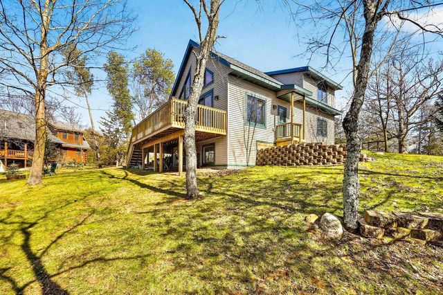 W8510 Lake Point Court, Oxford, WI 53952