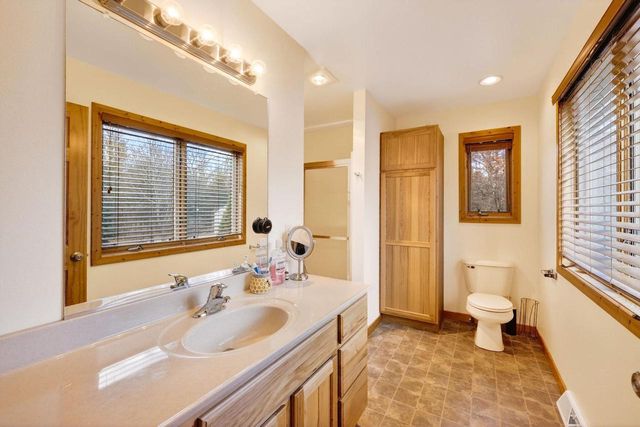 W8510 Lake Point Court, Oxford, WI 53952