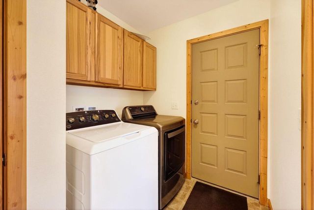 W8510 Lake Point Court, Oxford, WI 53952