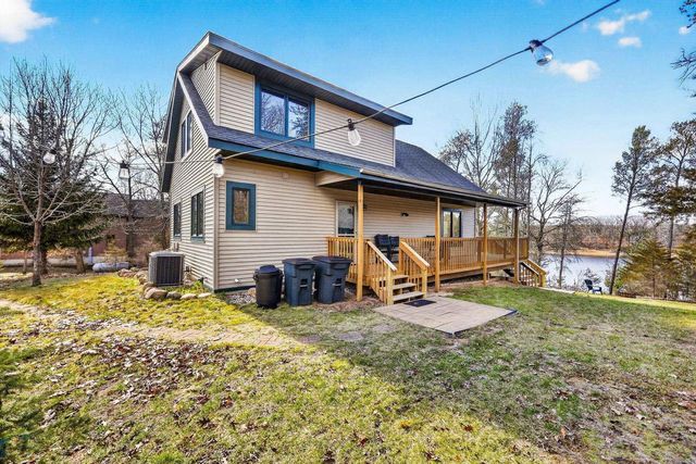 W8510 Lake Point Court, Oxford, WI 53952