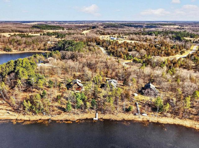 W8510 Lake Point Court, Oxford, WI 53952