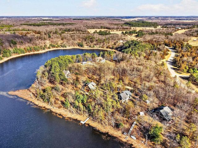 W8510 Lake Point Court, Oxford, WI 53952