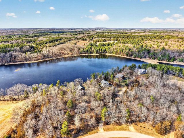 W8510 Lake Point Court, Oxford, WI 53952