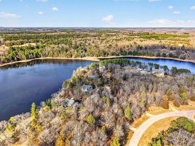 W8510 Lake Point Court, Oxford, WI 53952