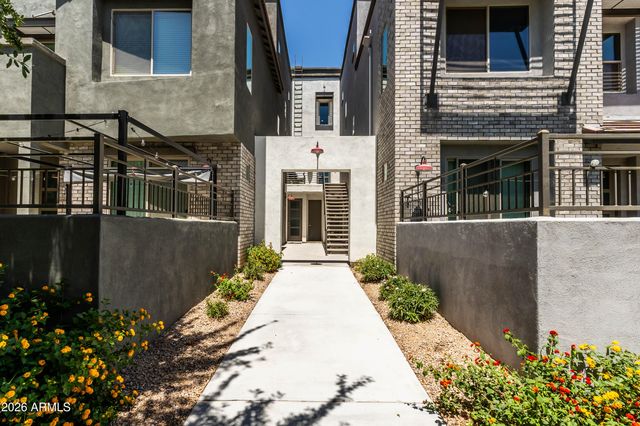 300 N GILA SPRINGS Boulevard 212, Chandler, AZ 85226