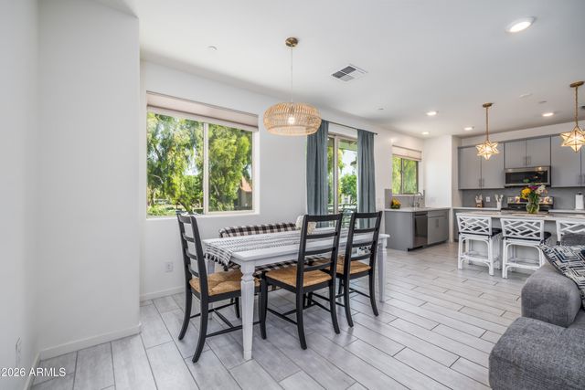 300 N GILA SPRINGS Boulevard 212, Chandler, AZ 85226