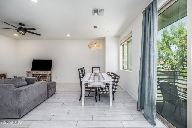 300 N GILA SPRINGS Boulevard 212, Chandler, AZ 85226