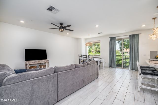 300 N GILA SPRINGS Boulevard 212, Chandler, AZ 85226