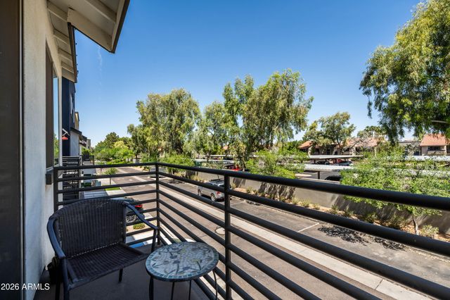 300 N GILA SPRINGS Boulevard 212, Chandler, AZ 85226