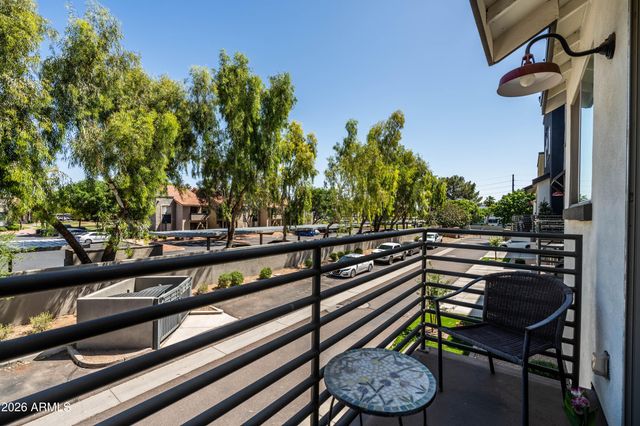 300 N GILA SPRINGS Boulevard 212, Chandler, AZ 85226