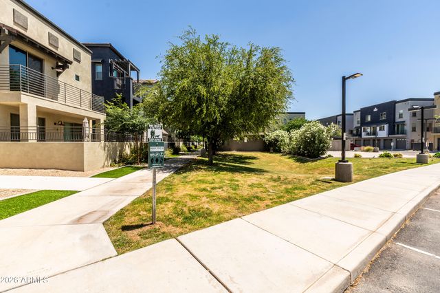 300 N GILA SPRINGS Boulevard 212, Chandler, AZ 85226