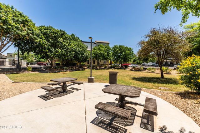 300 N GILA SPRINGS Boulevard 212, Chandler, AZ 85226