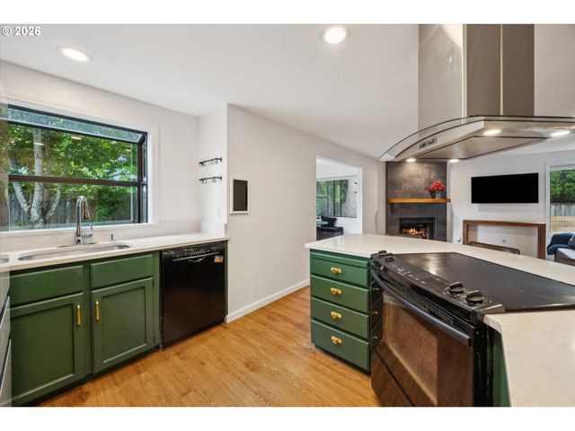 17500 Nw WOODMERE Ct, Beaverton, OR 97006