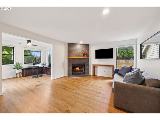 17500 Nw WOODMERE Ct, Beaverton, OR 97006