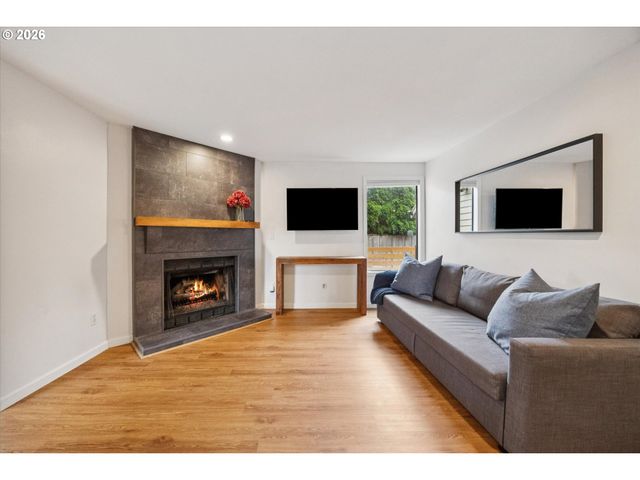 17500 Nw WOODMERE Ct, Beaverton, OR 97006