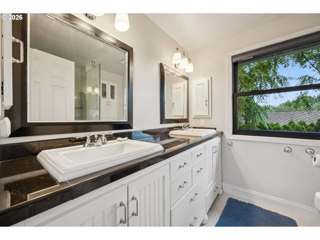 17500 Nw WOODMERE Ct, Beaverton, OR 97006