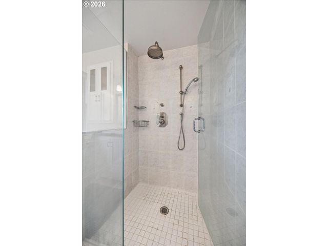 17500 Nw WOODMERE Ct, Beaverton, OR 97006
