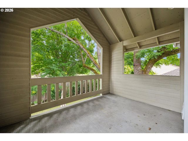 17500 Nw WOODMERE Ct, Beaverton, OR 97006