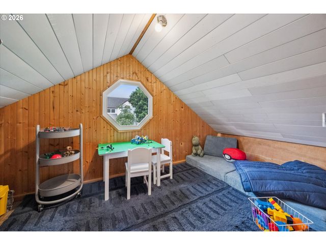 17500 Nw WOODMERE Ct, Beaverton, OR 97006