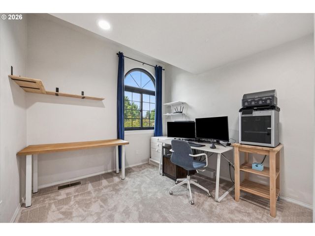 17500 Nw WOODMERE Ct, Beaverton, OR 97006