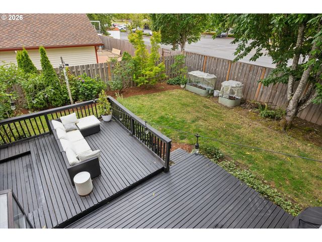17500 Nw WOODMERE Ct, Beaverton, OR 97006