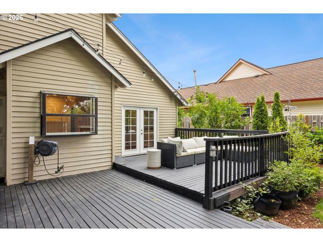 17500 Nw WOODMERE Ct, Beaverton, OR 97006